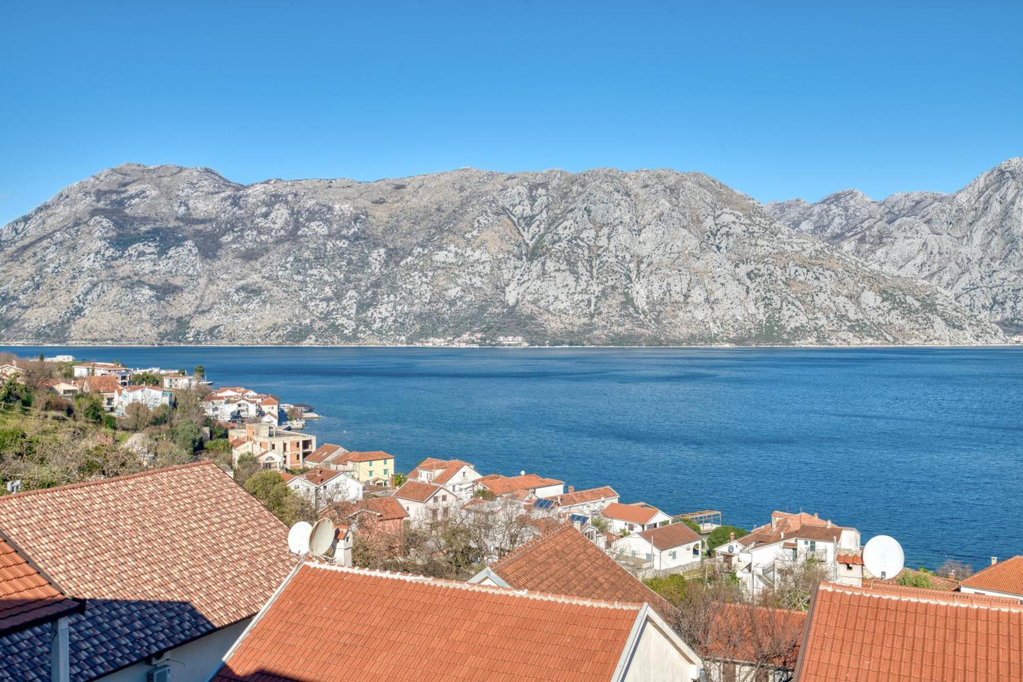 Luxurious 3-Bedroom Apartment By Mn Property Kotor Exterior foto