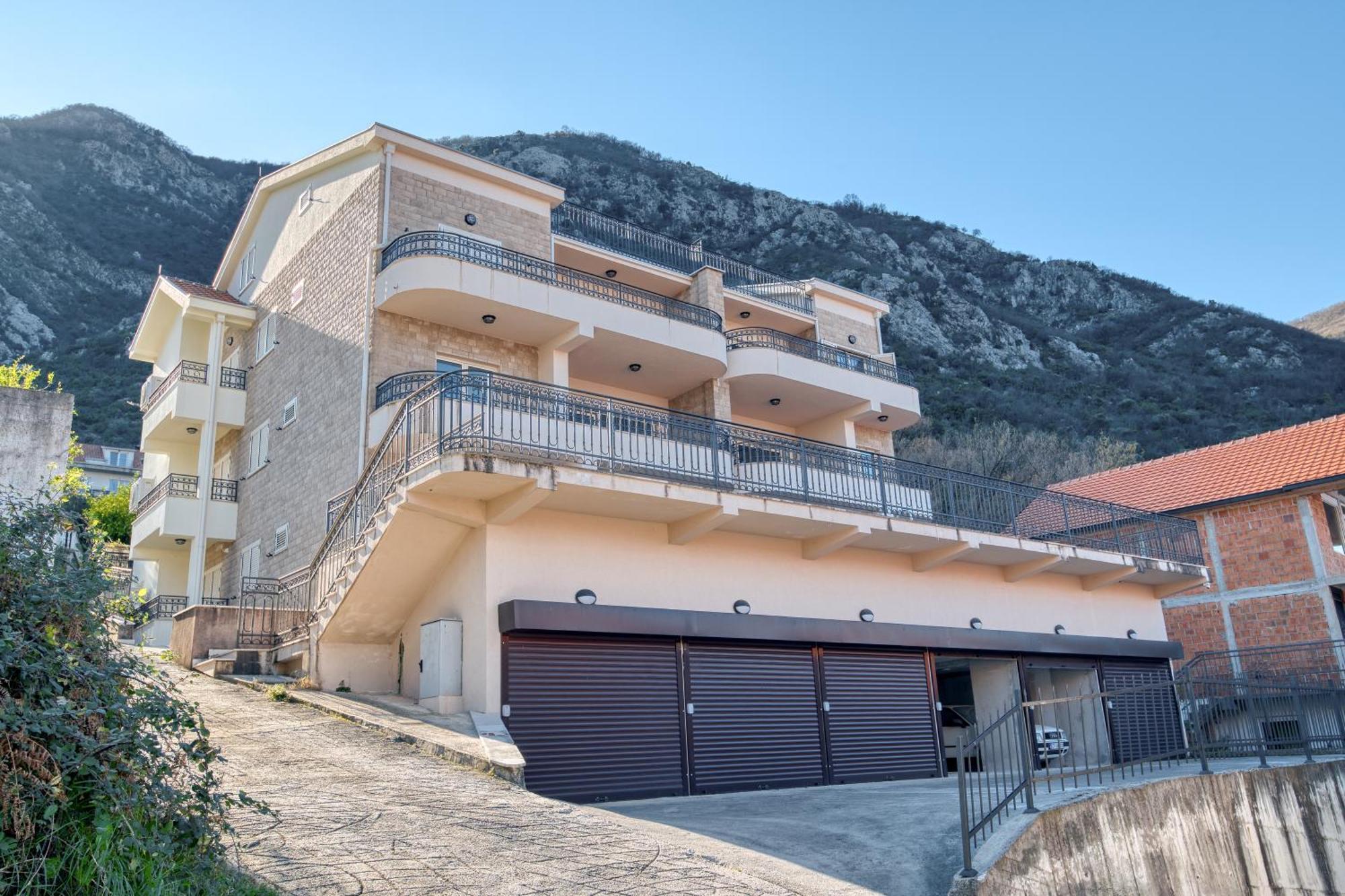 Luxurious 3-Bedroom Apartment By Mn Property Kotor Exterior foto